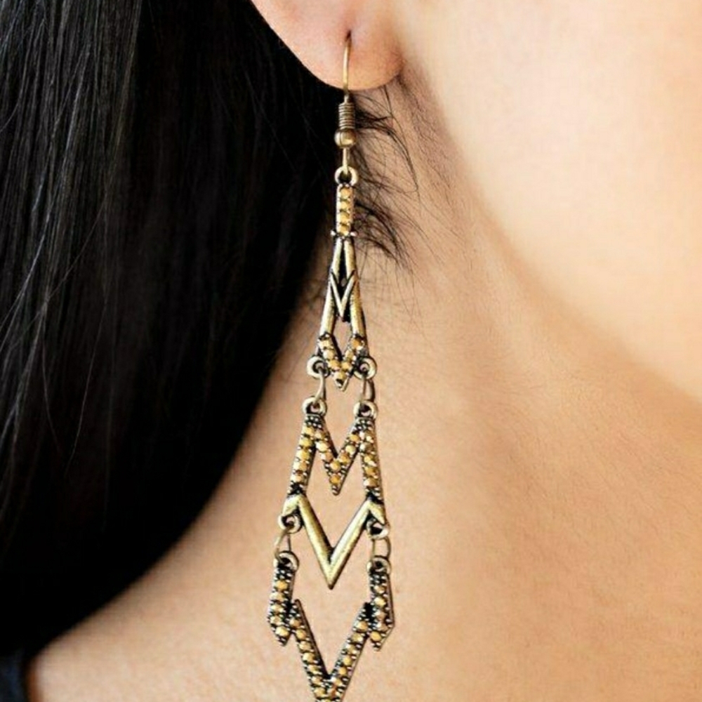 💢5/$10💢Elegant Brass Dangle Earrings